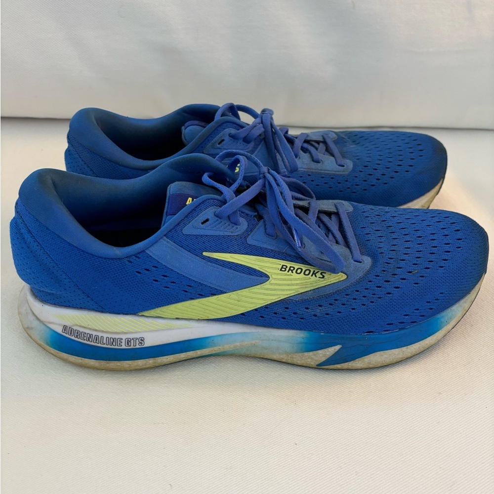 Brooks Adrenaline GTS Blue and Yellow Sneakers
